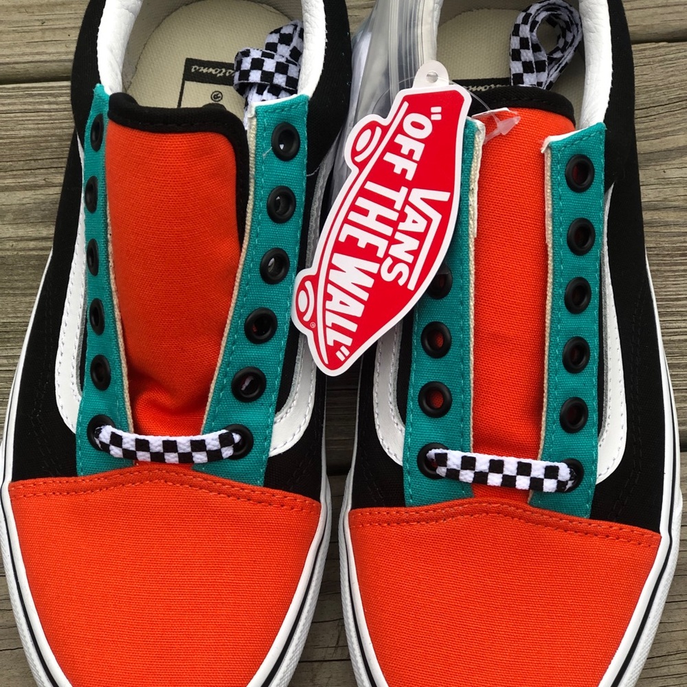 🎁 NWT 1 OF A KIND: Women’s Old Skool Custom Vans
